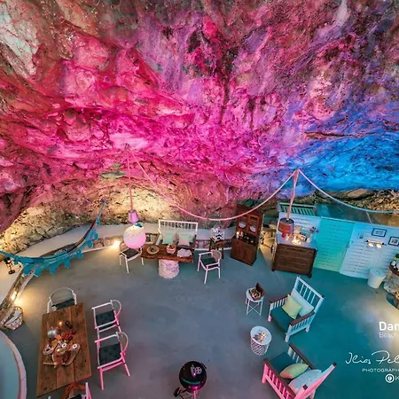 Damma Mia Νταμούχαρη